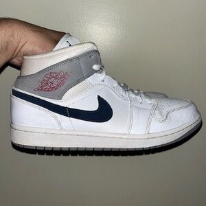 Air Jordan 1 Mid Paris White